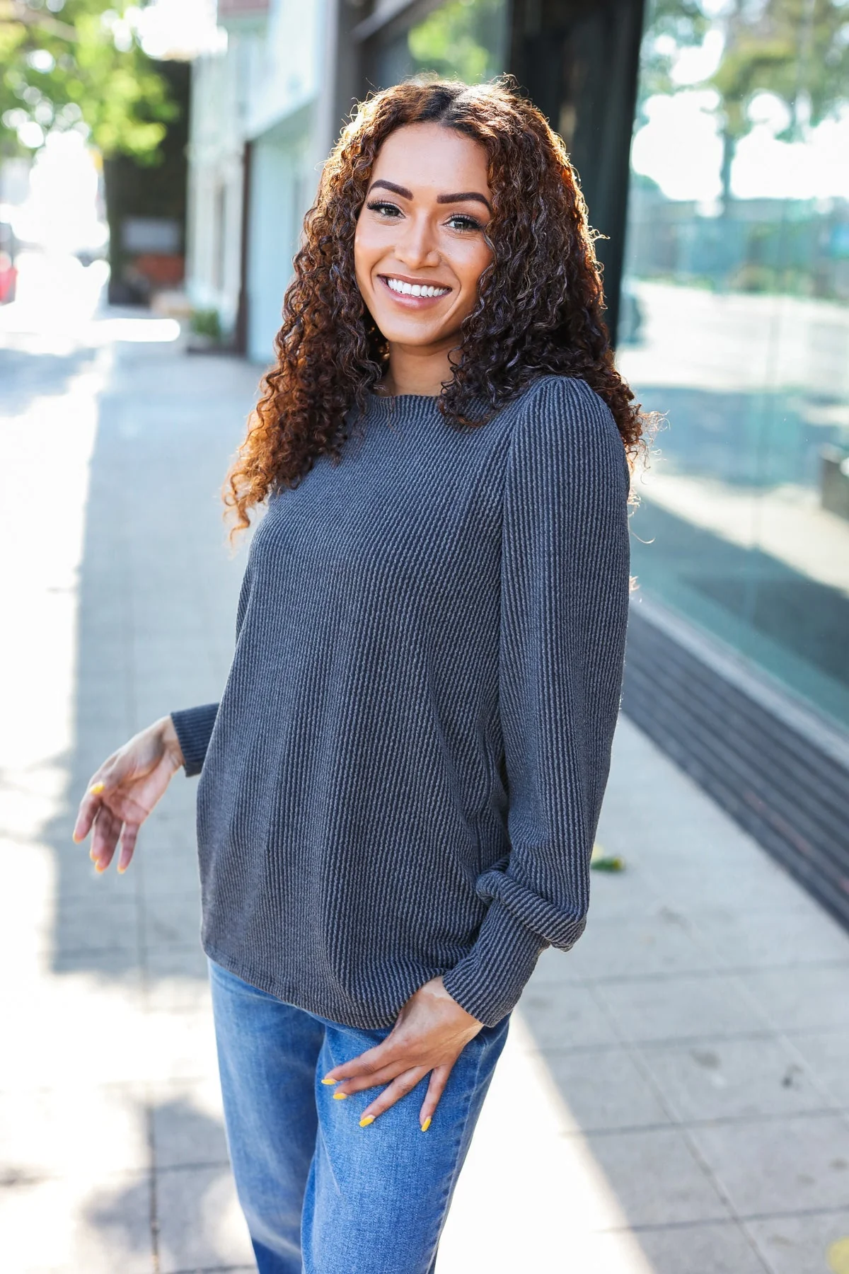 Margherita | Everyday long-sleeved shirt in anthracite-colored ribbed knit with mineral wash - Image 4