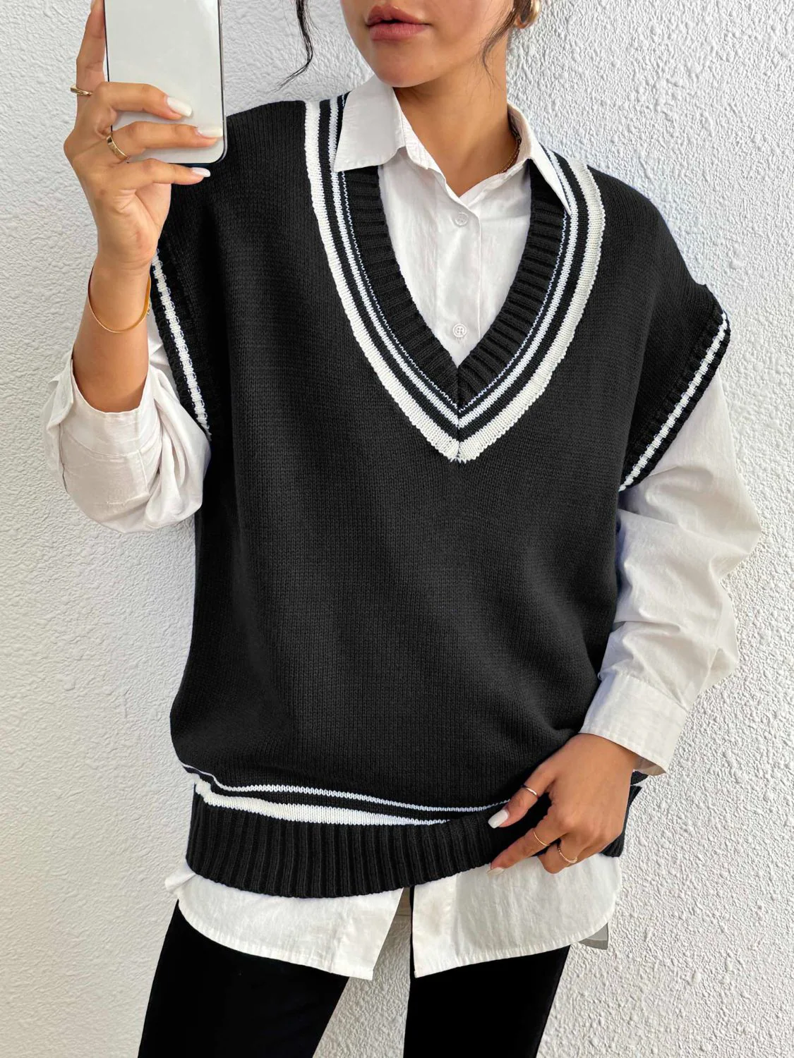 Margherita | Sweater vest with contrast trim and V-neck - Image 8