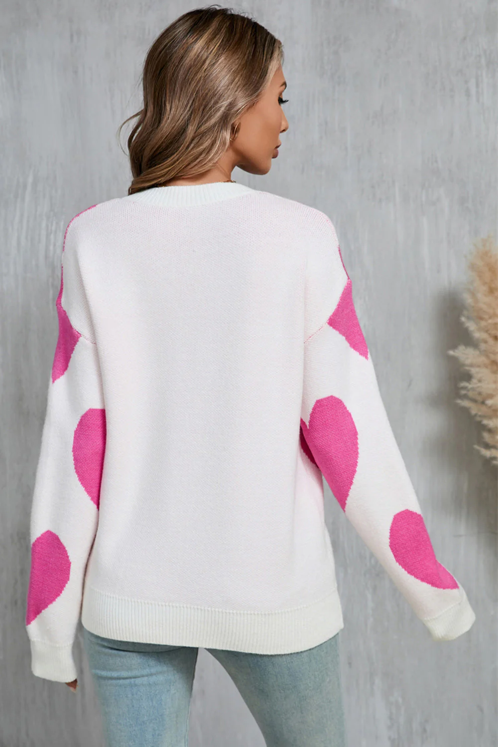 Margot | Contrast heart sweater with dropped shoulders and long sleeves - Image 2