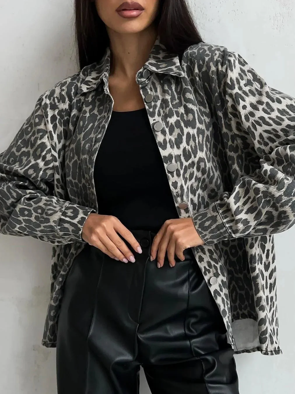 Margriet® | Women's leopard print denim jacket - Image 2