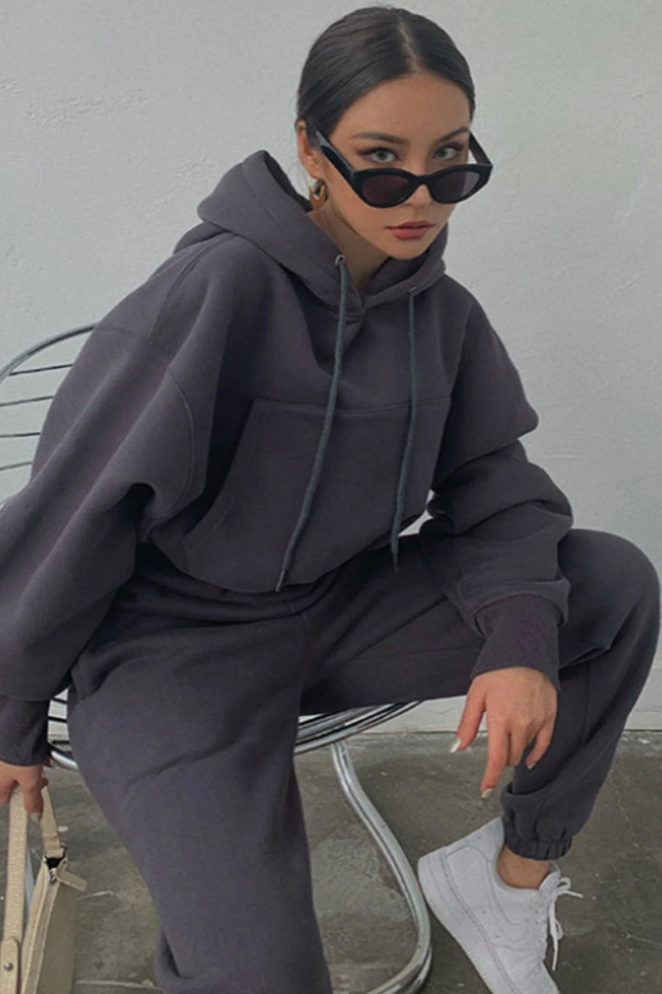 Margrit | Hooded drawstring crop top with sweatpants - Image 2