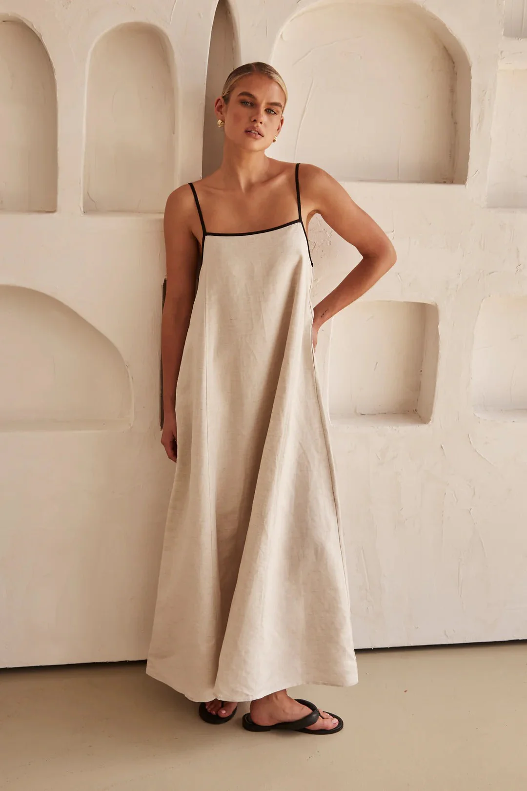 Maria® | Contrast Linen Maxi Dress