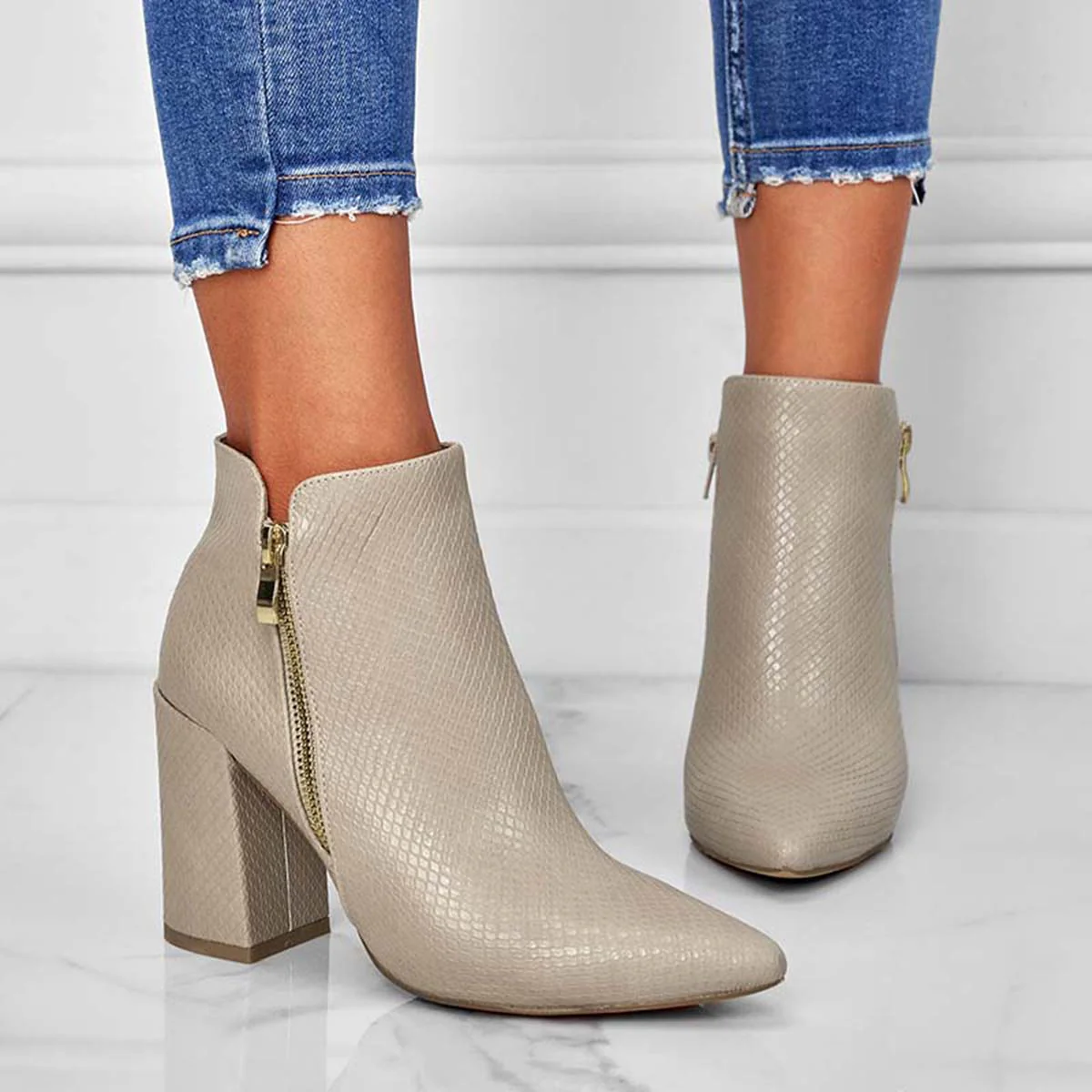 Maria | Fashionable and supportive orthopedic boots.