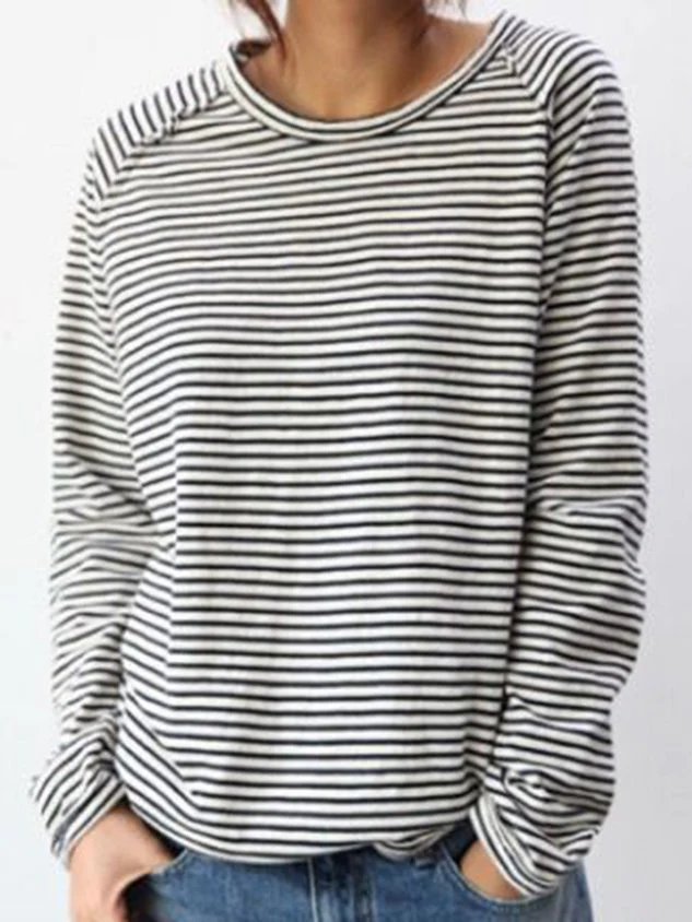 Maria Elena | Modern and fashionable winter clothing item - Image 2