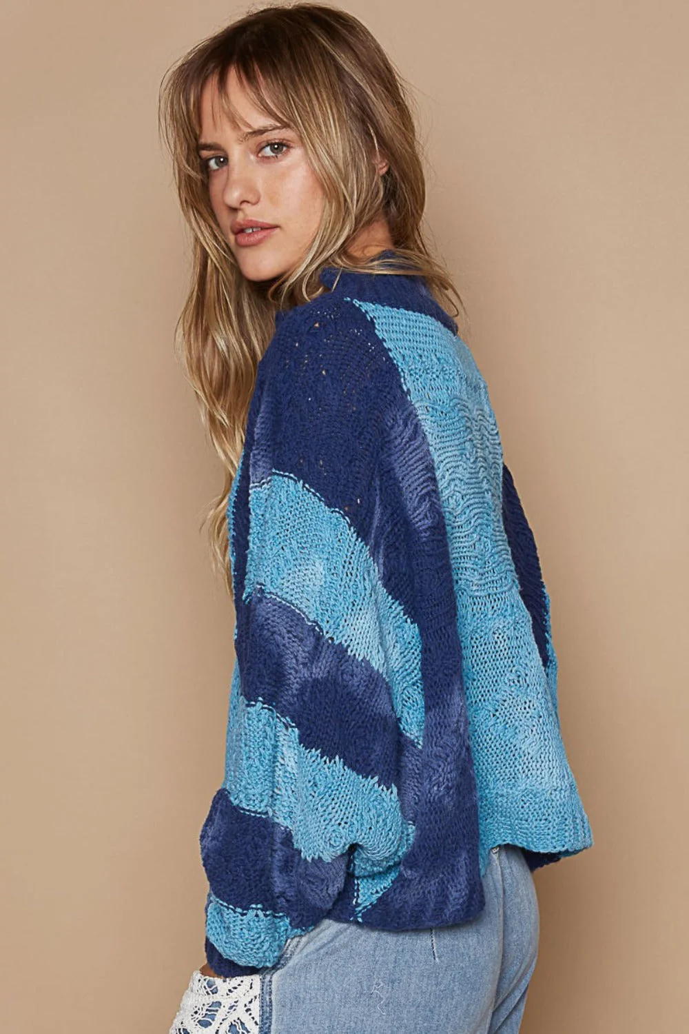 Maria Fernanda | POL sweater with stand-up collar and color block design - Image 3