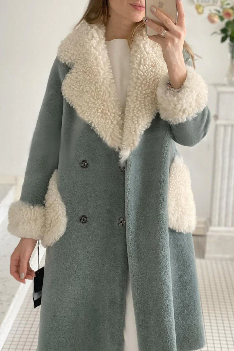 Mariana | Elegant, plain British-style outerwear with a turn-down collar and pockets