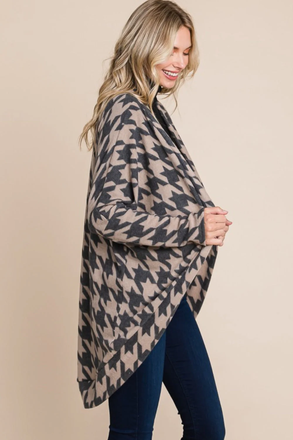 Mariana | Open front houndstooth cardigan in cocoon knit - Image 3