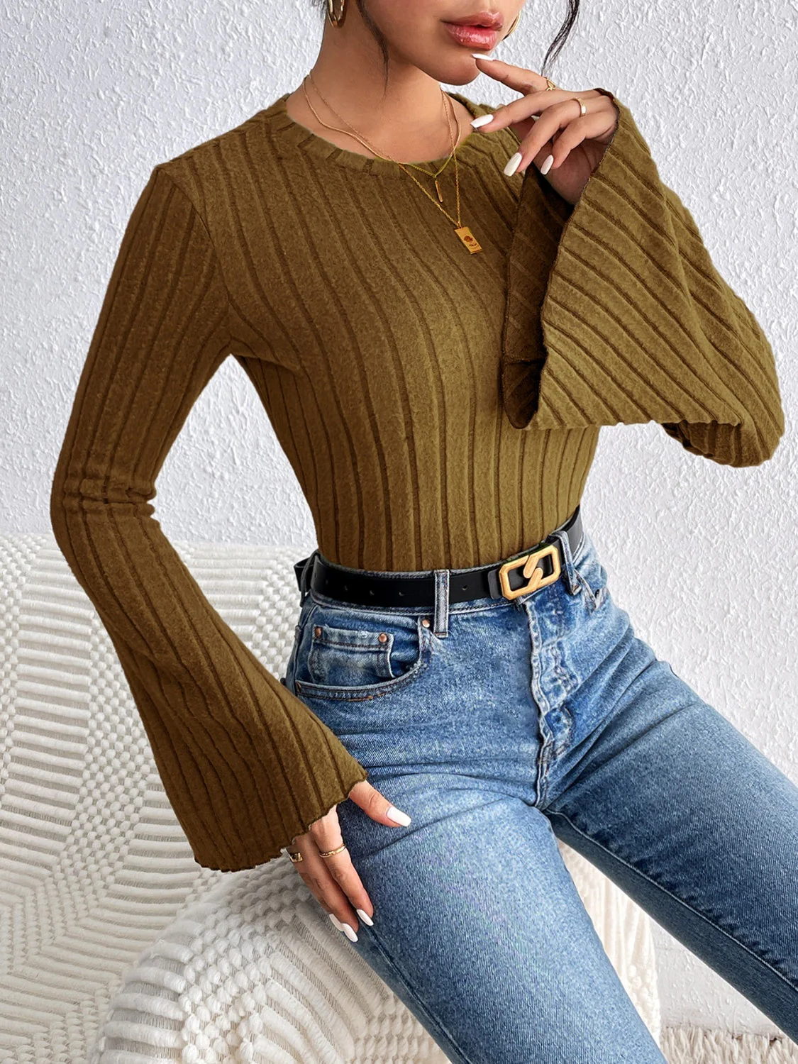 Mariana | Round neck T-shirt with flared sleeves - Image 10