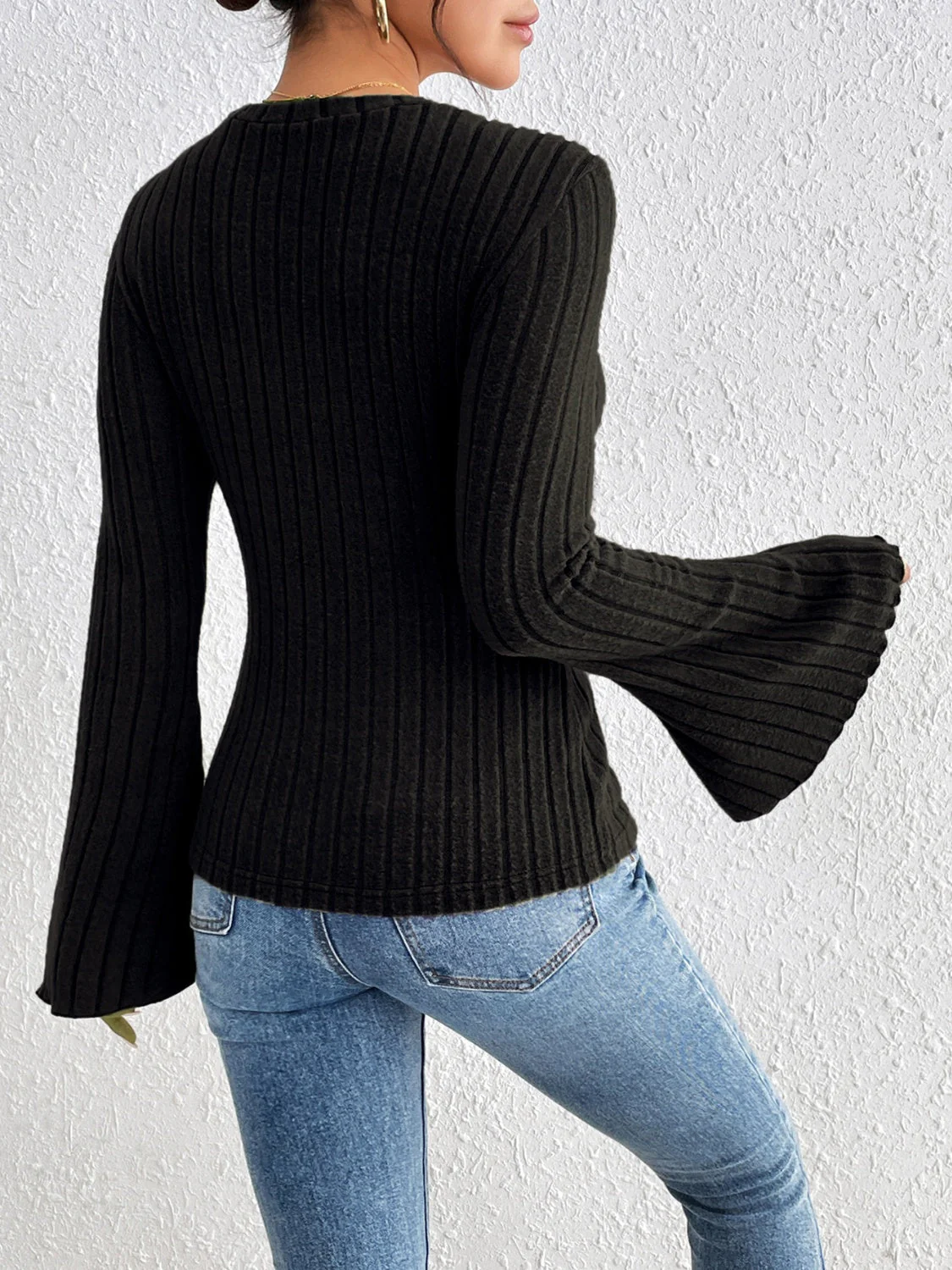 Mariana | Round neck T-shirt with flared sleeves - Image 2
