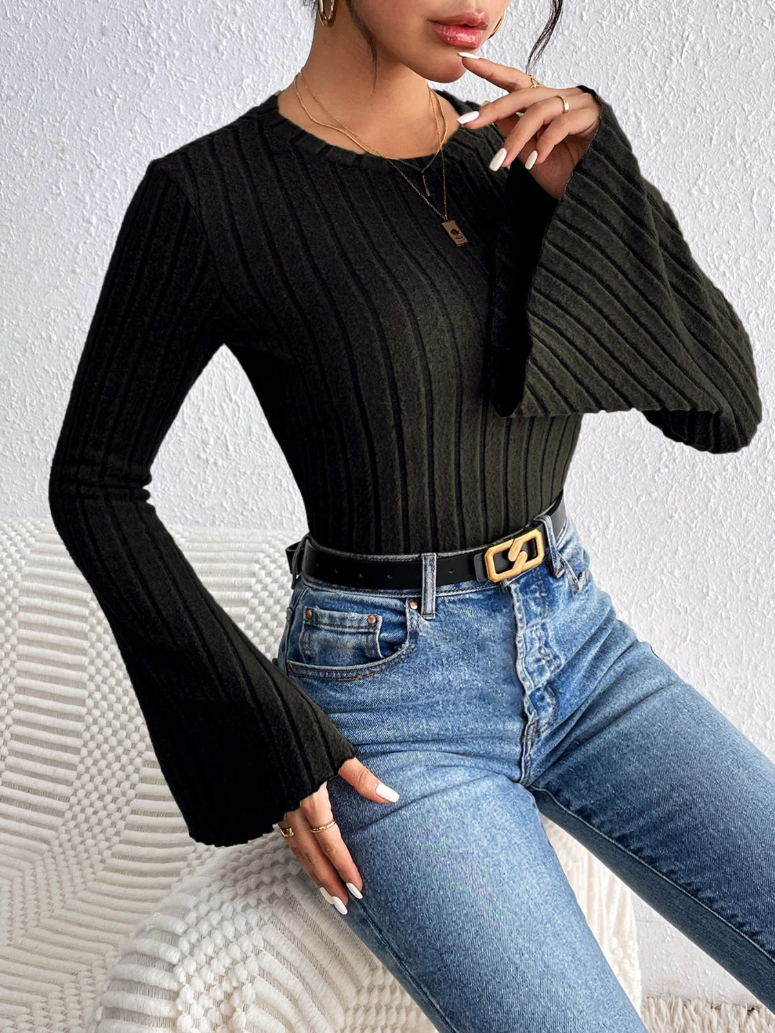 Mariana | Round neck T-shirt with flared sleeves - Image 4