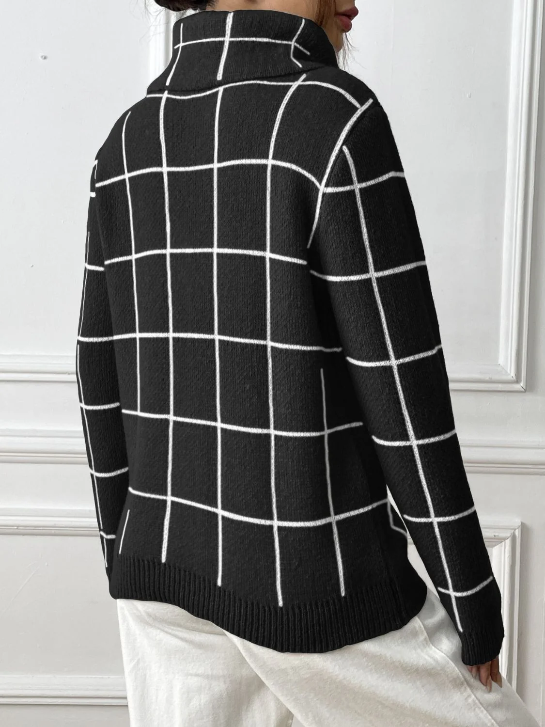 Marianna | Long-sleeved turtleneck sweater with a heart-shaped check pattern - Image 8