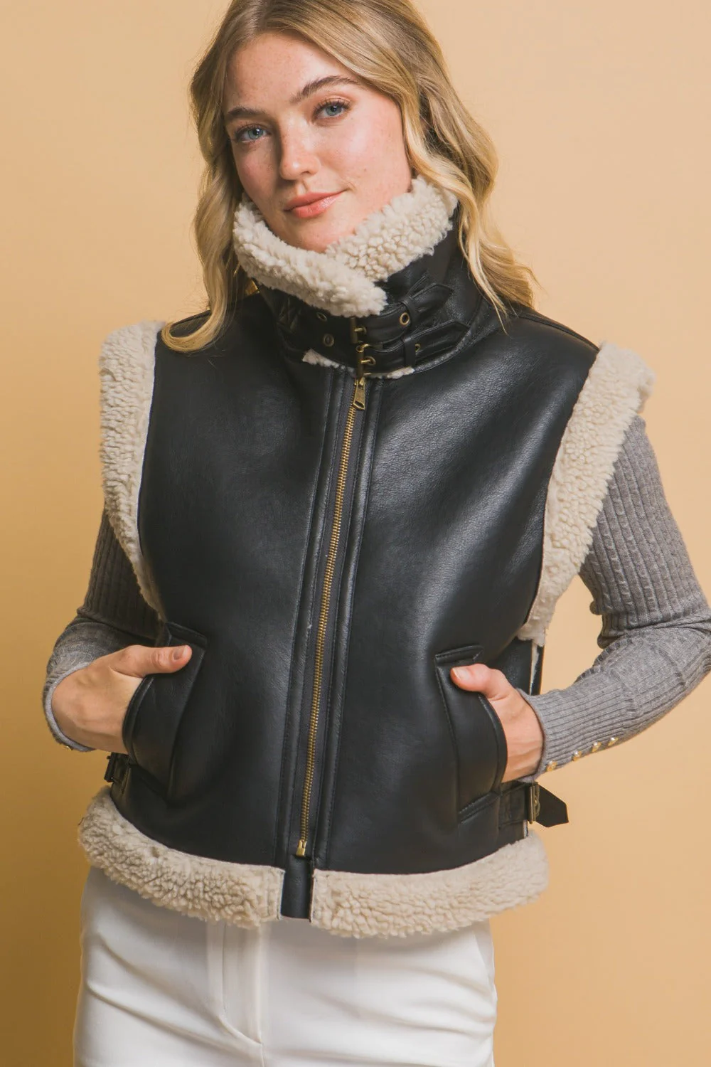 Maribel | Love Tree Sherpa vest with zip and pockets - Image 4