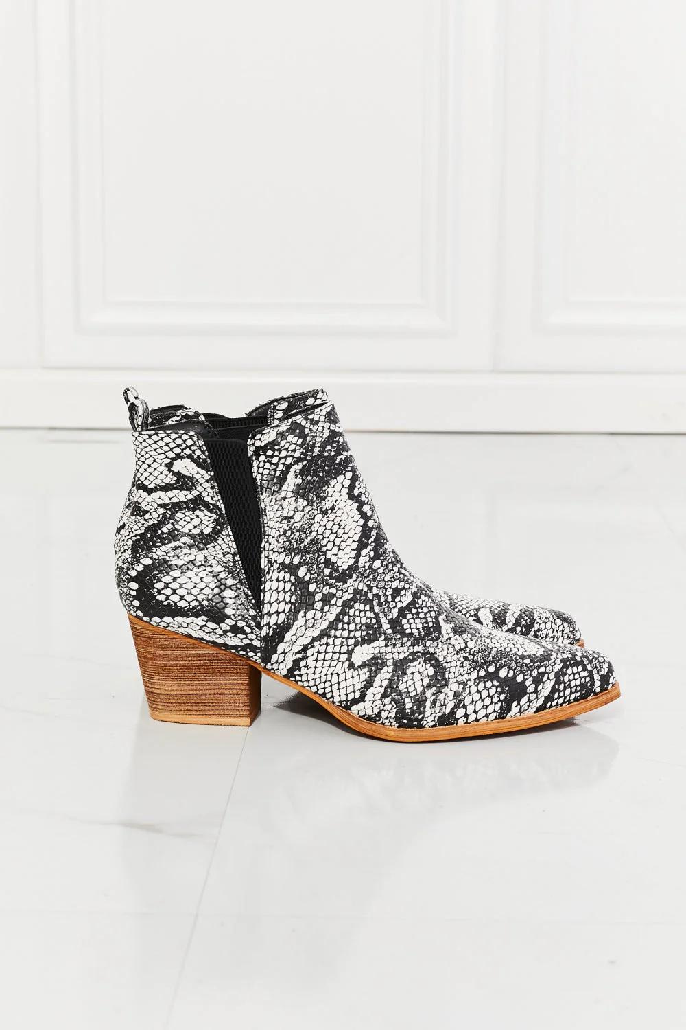 Maricarmen | Supportive and fashionable orthopedic footwear - Image 5