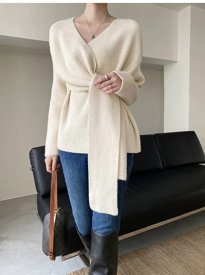 Mariola | Tailored and elegant winter blouse - Image 2
