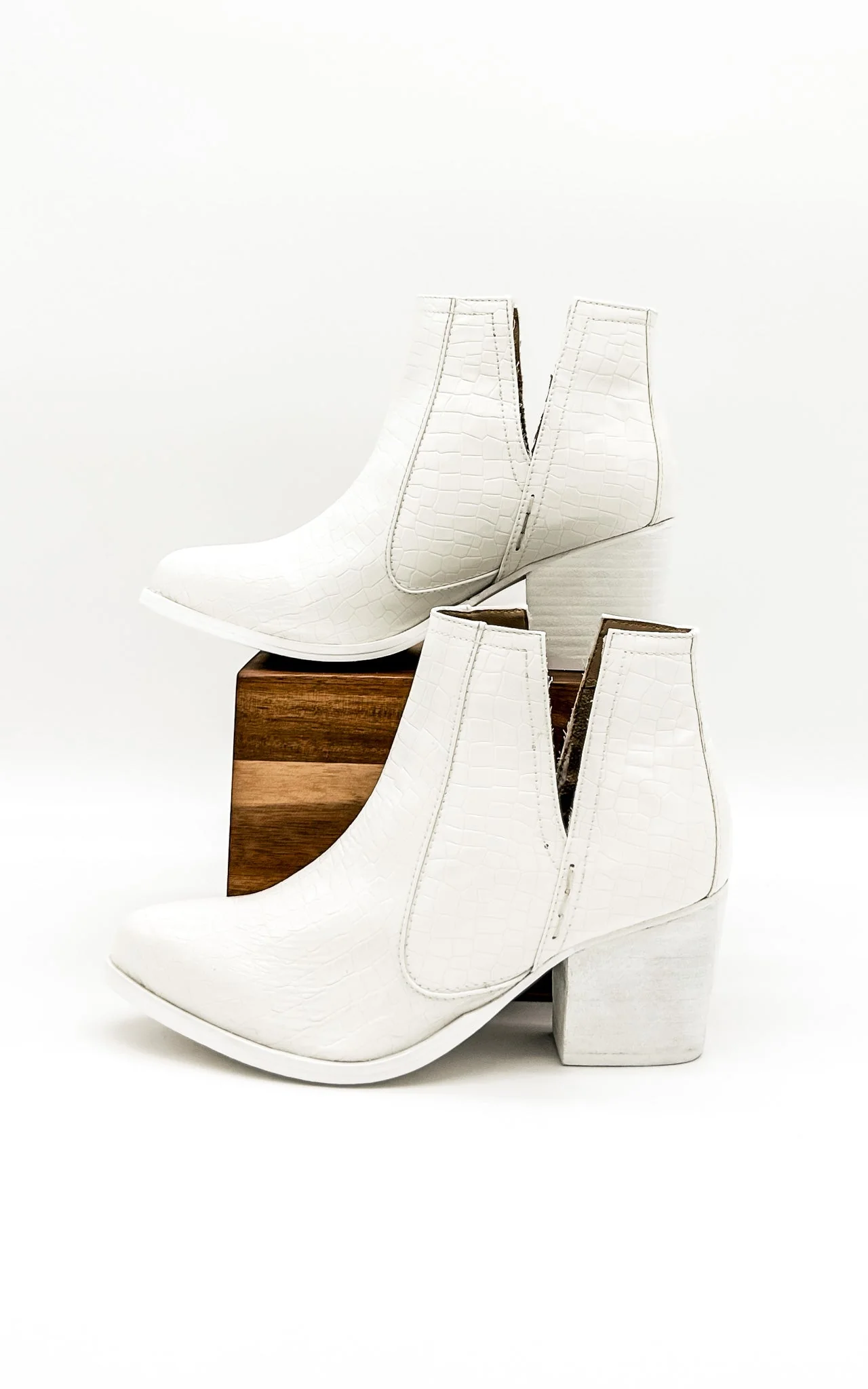 Marion | Ankle boots in white crocodile leather - Image 16