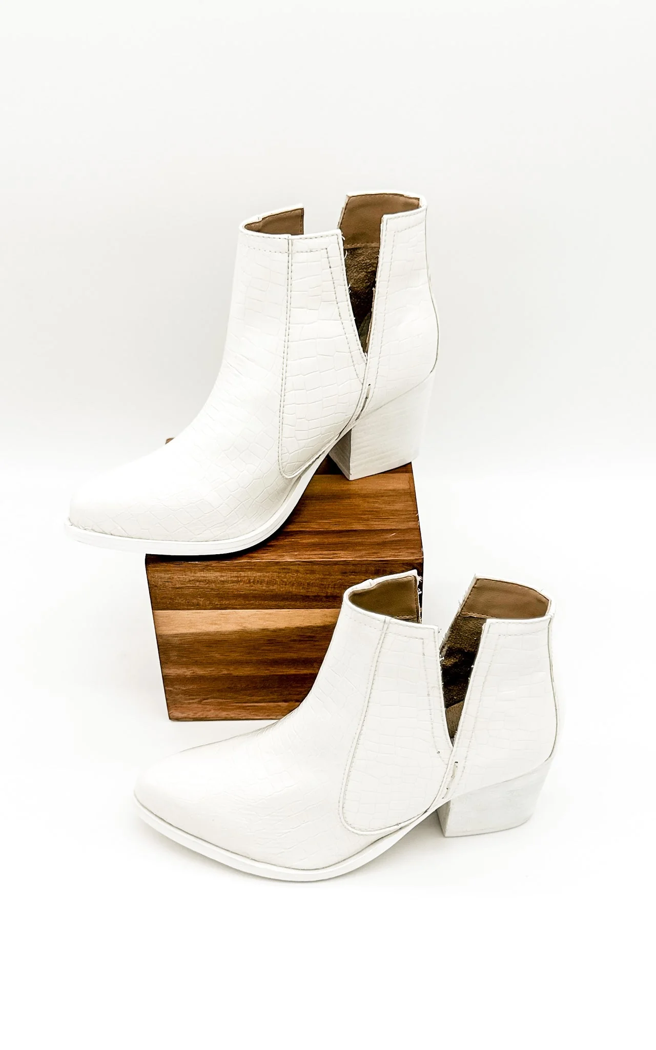 Marion | Ankle boots in white crocodile leather - Image 20