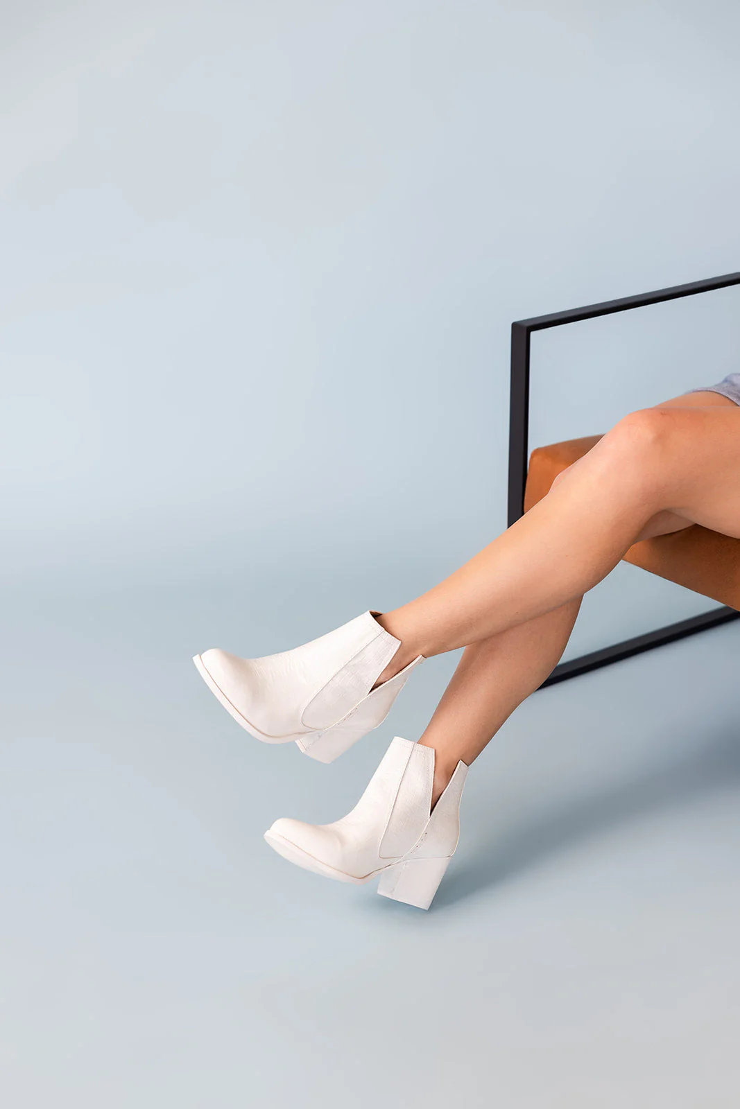 Marion | Ankle boots in white crocodile leather - Image 6