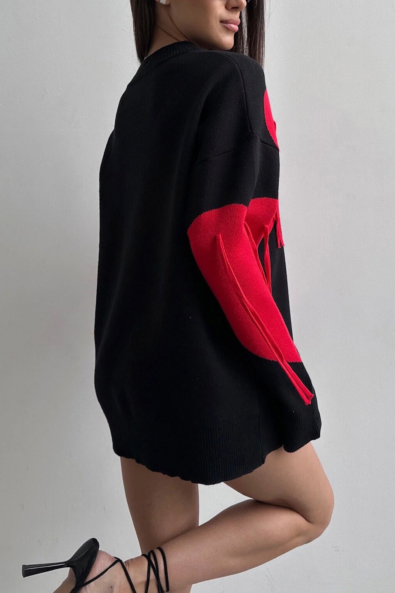 Marlies | Fringe sweater with heart graphic - Image 17