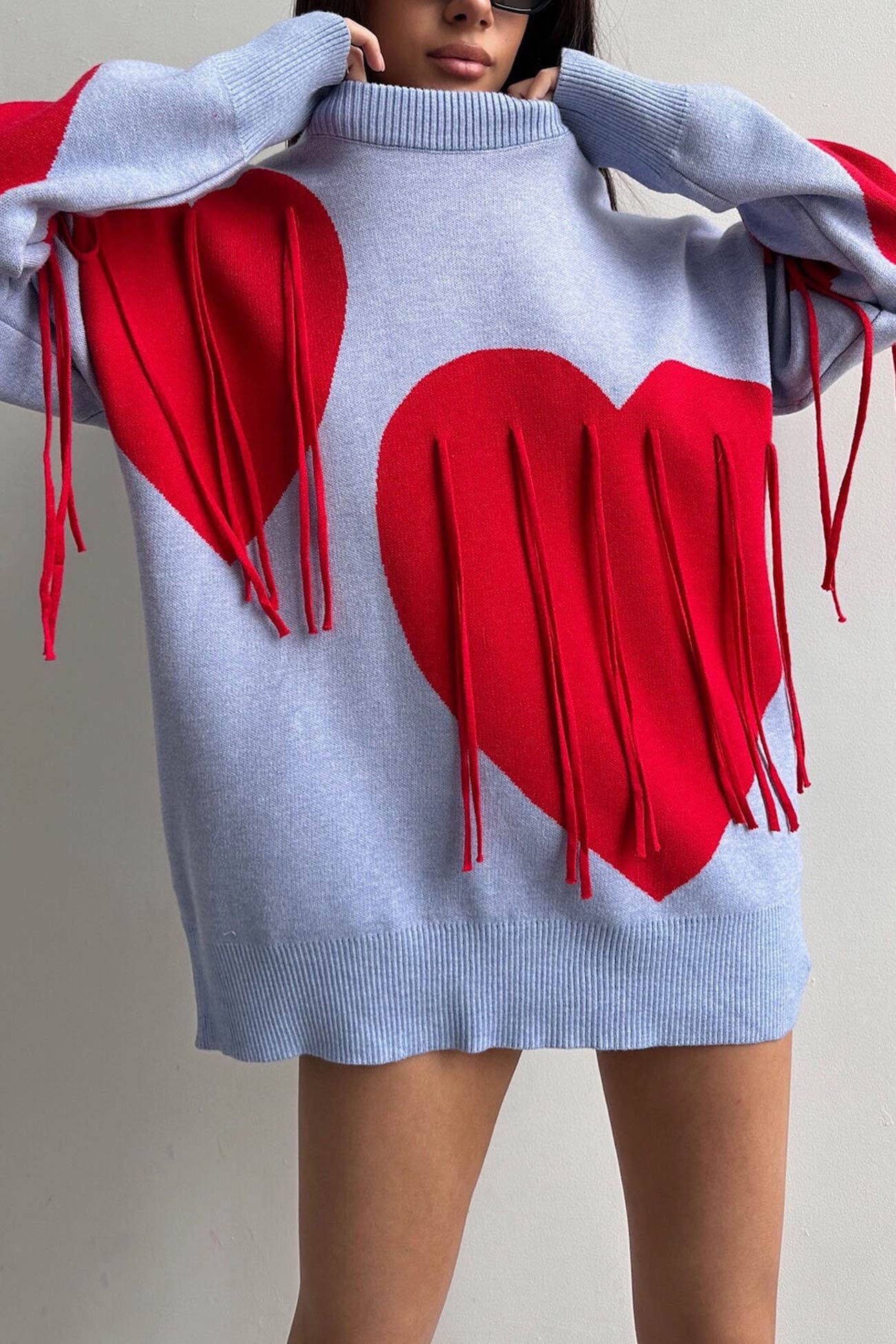 Marlies | Fringe sweater with heart graphic - Image 9