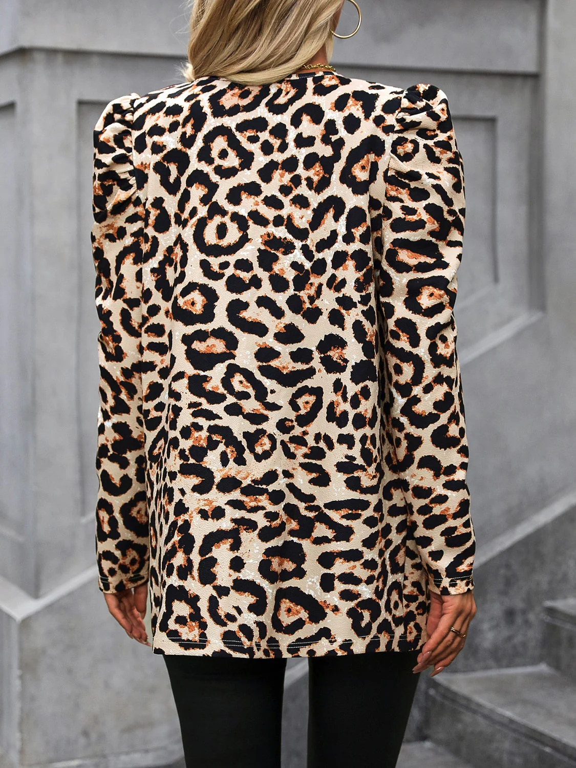 Marlies | Leopard print jacket with open puff sleeves at the front - Image 2