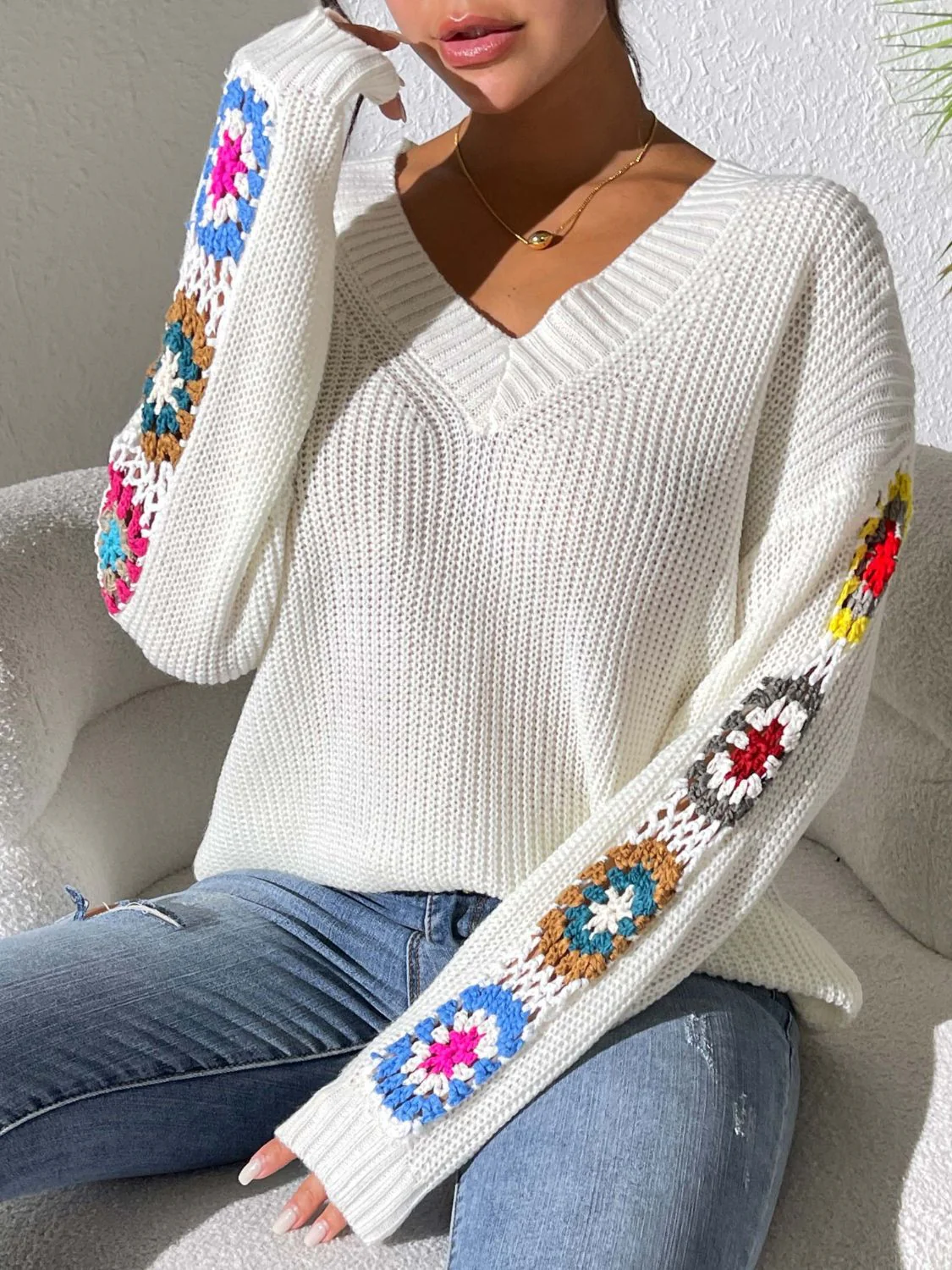 Marta | Crochet floral V-neck sweater - Image 2