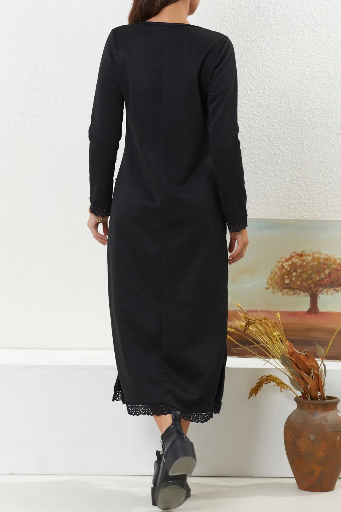 Marta | Solid dress with lace hem and pockets - Image 20