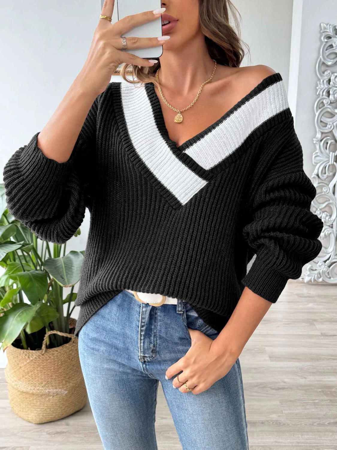 Martina | Contrasting colored sweater with long sleeves and dropped shoulders - Image 9