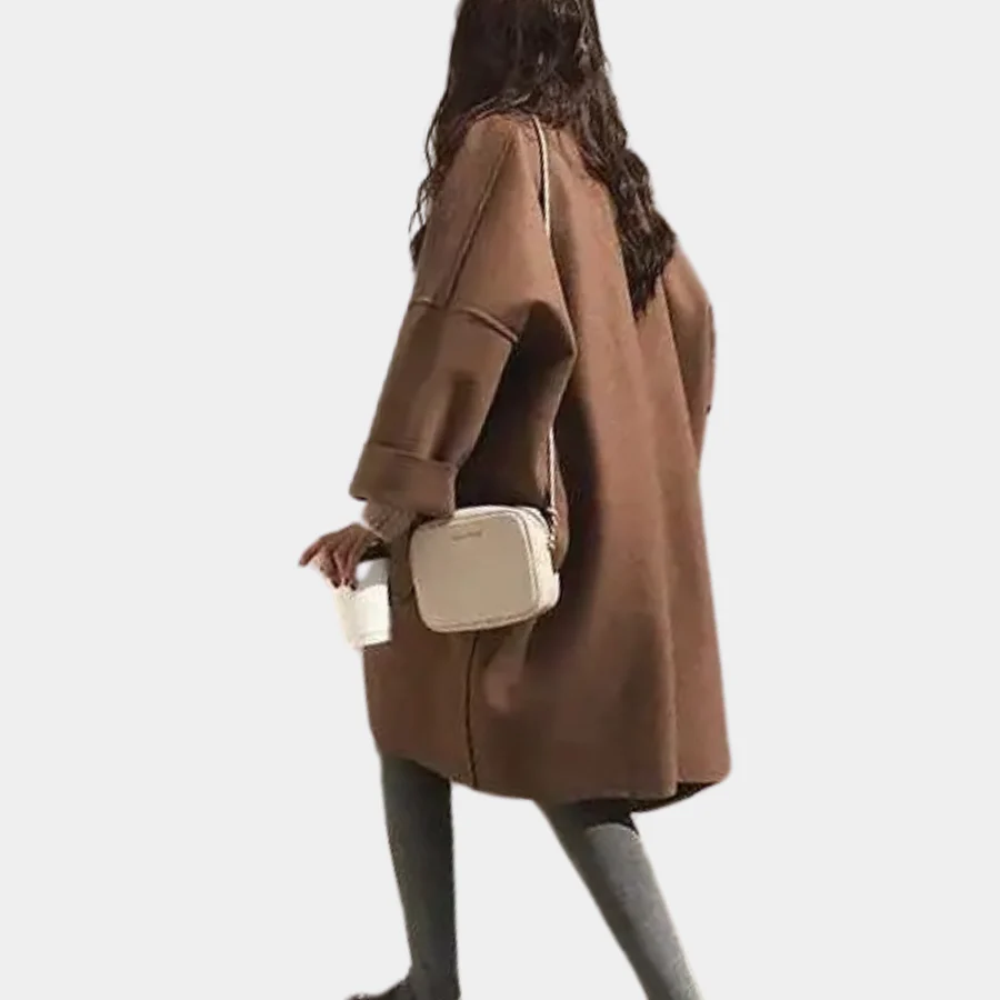 Mayra | Relaxed and timeless winter coat