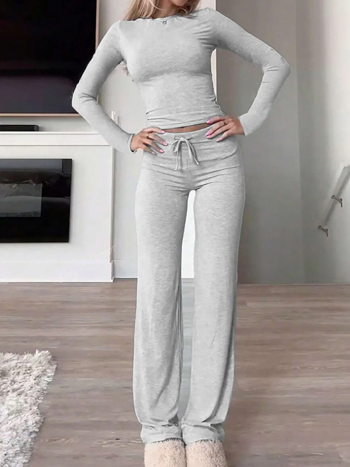 Melisa | Set consisting of a long-sleeved crew neck top and drawstring trousers - Image 3