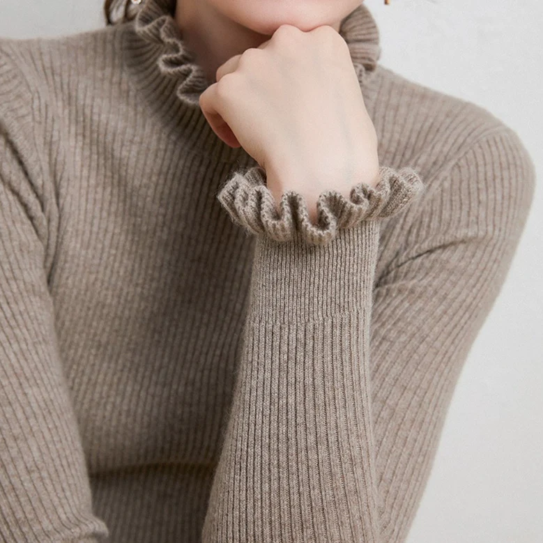Mercedes® | Casual and effortless winter sweater - Image 3