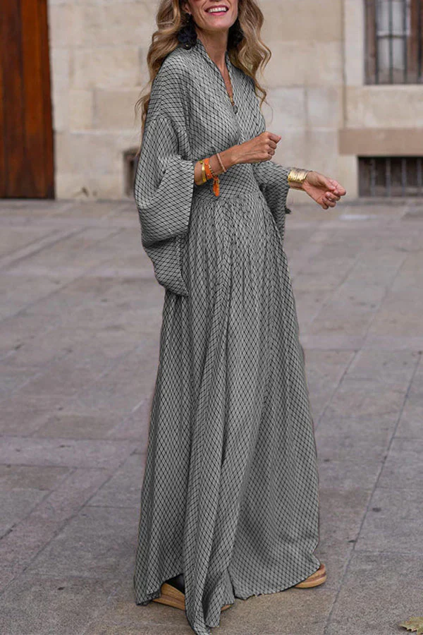 Mercedes® | Women's geometric long-sleeved dress - Image 4