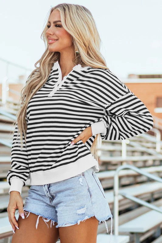 Mia | Striped oversized crew neck sweatshirt with color block design - Image 11