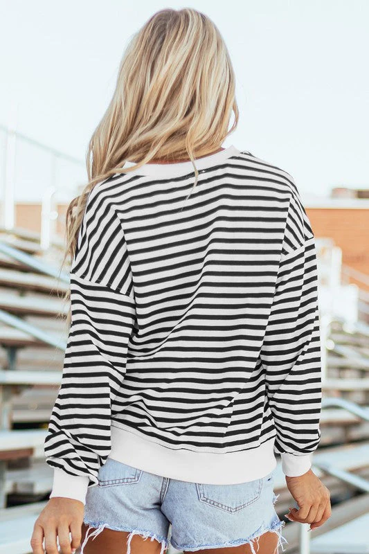 Mia | Striped oversized crew neck sweatshirt with color block design - Image 12