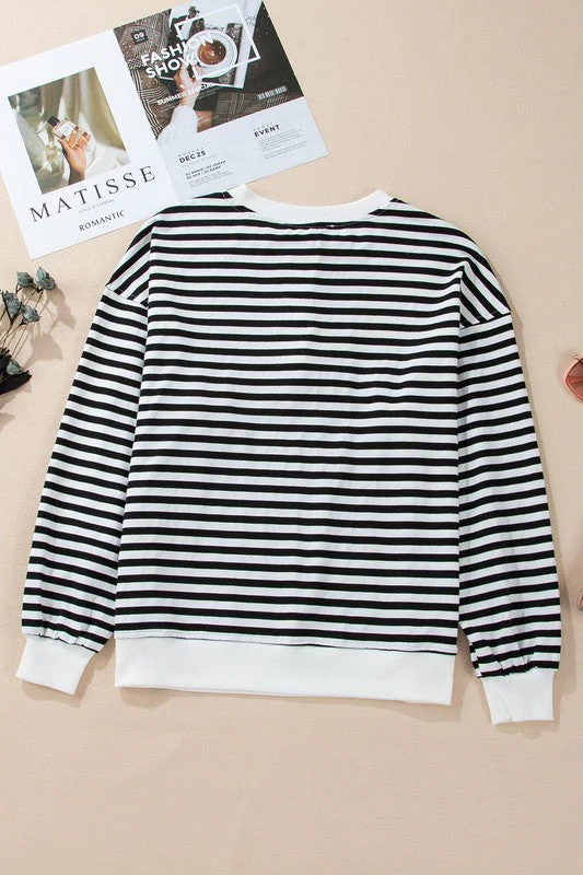 Mia | Striped oversized crew neck sweatshirt with color block design - Image 7