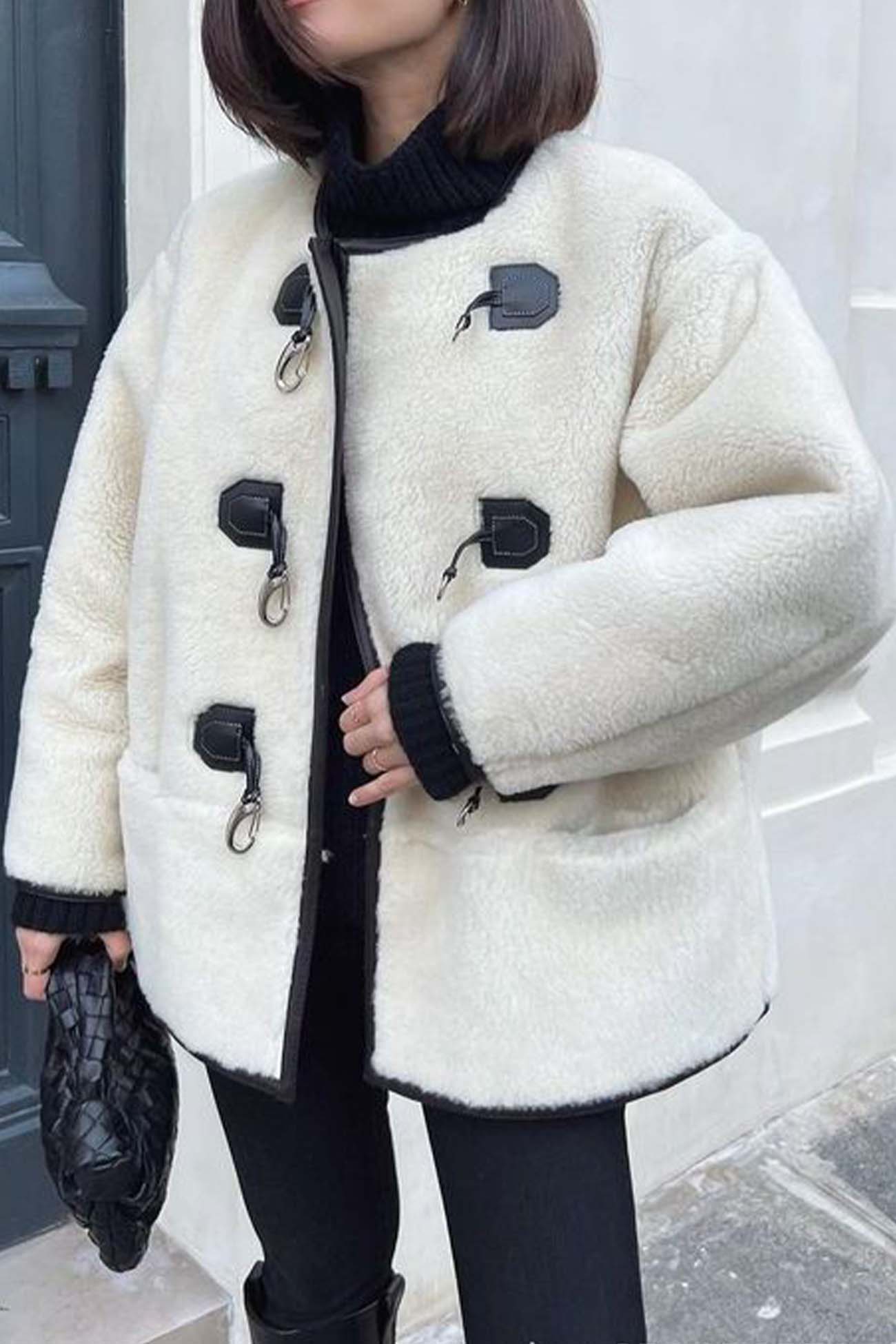 Milagros | Plush jacket with a scoop neck and metal buttons