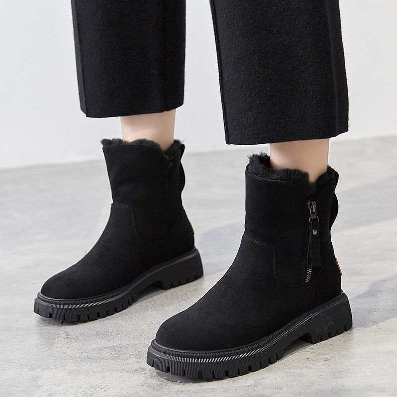 Mireia | Modern and versatile boots - Image 2