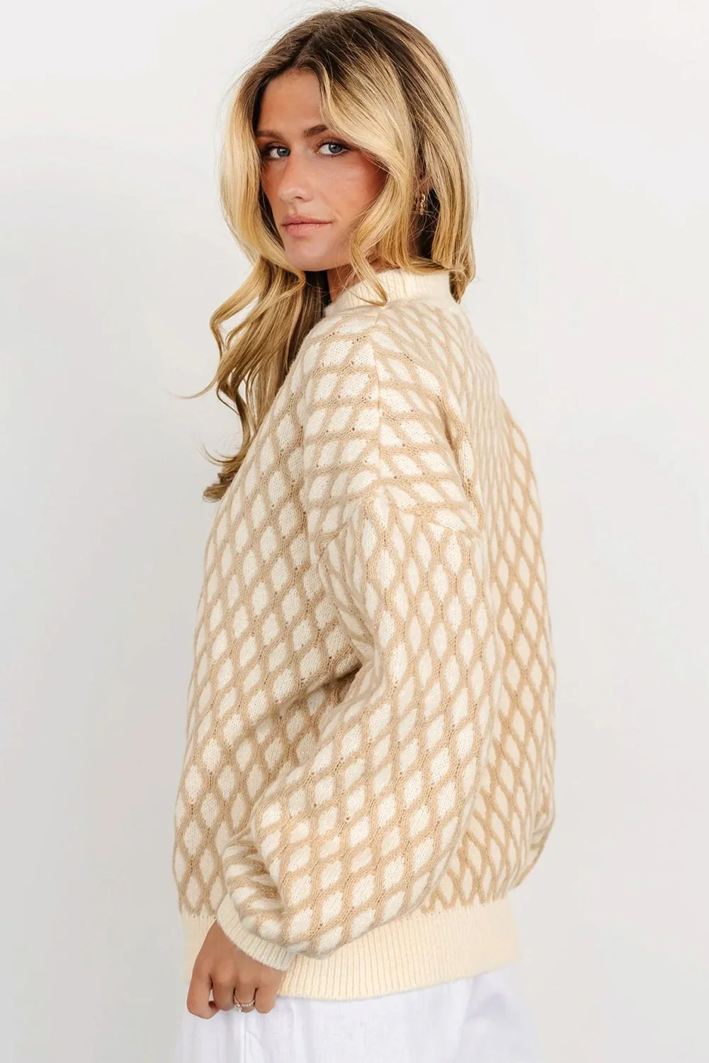 Miriam | Long-sleeved sweater with a stand-up collar and a diamond pattern - Image 4