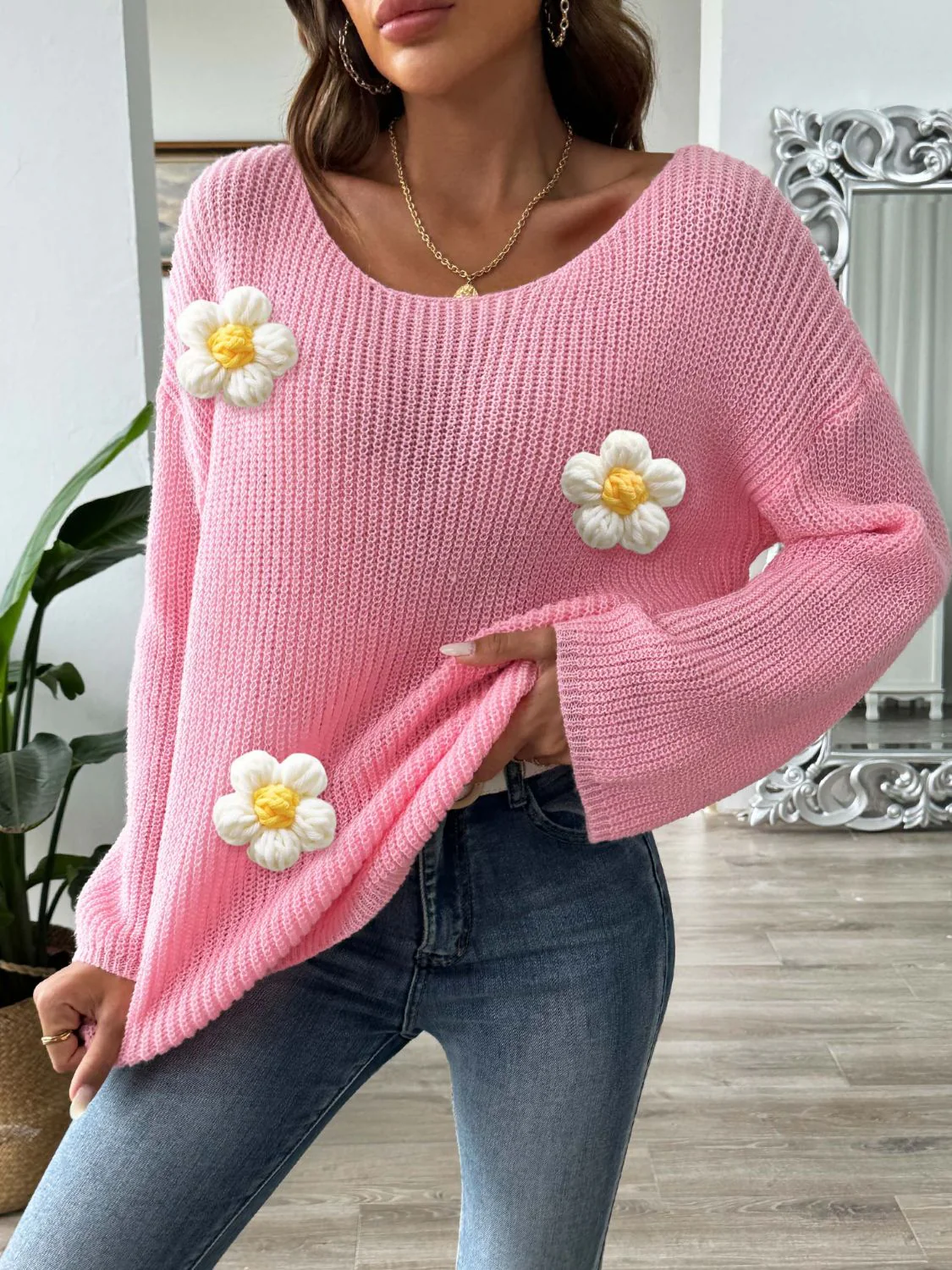 Mirjam | Long-sleeved sweater with a floral crew neck - Image 4