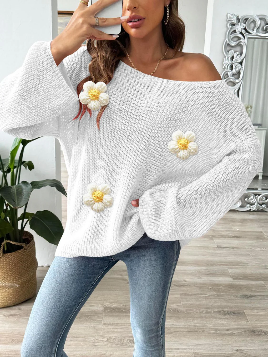 Mirjam | Long-sleeved sweater with a floral crew neck - Image 7