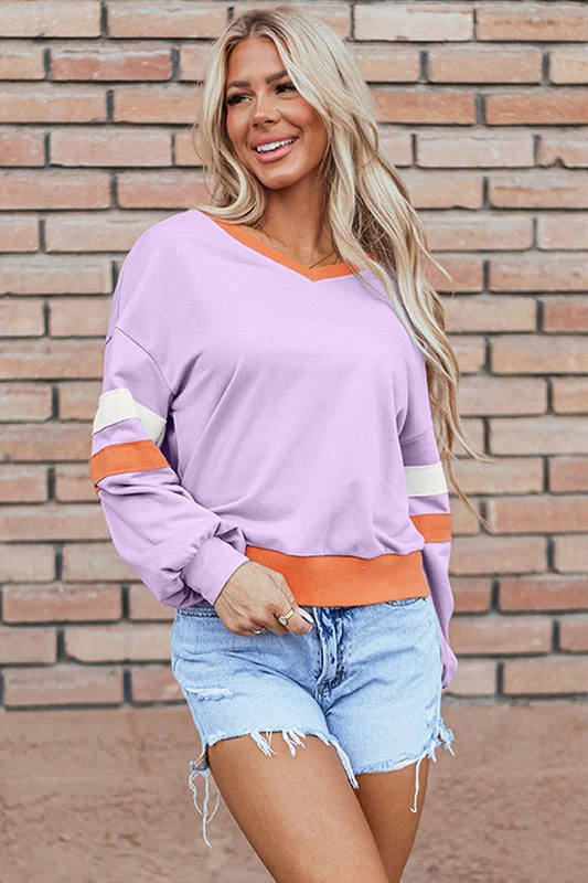 Monique | Knitted women's sweatshirt with low shoulders and V-neck - Image 4