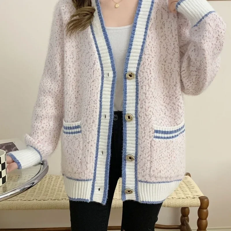 Nicolasa | Elegant and versatile winter cardigan - Image 4