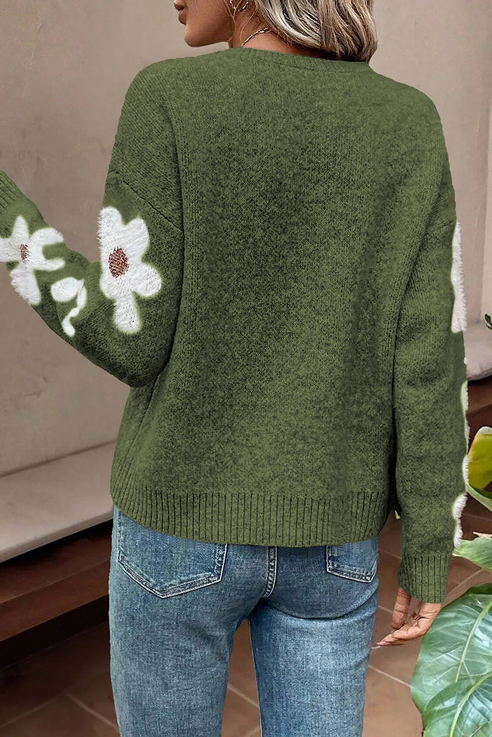 Nicolasa | Fashionable and effortless winter sweater - Image 8