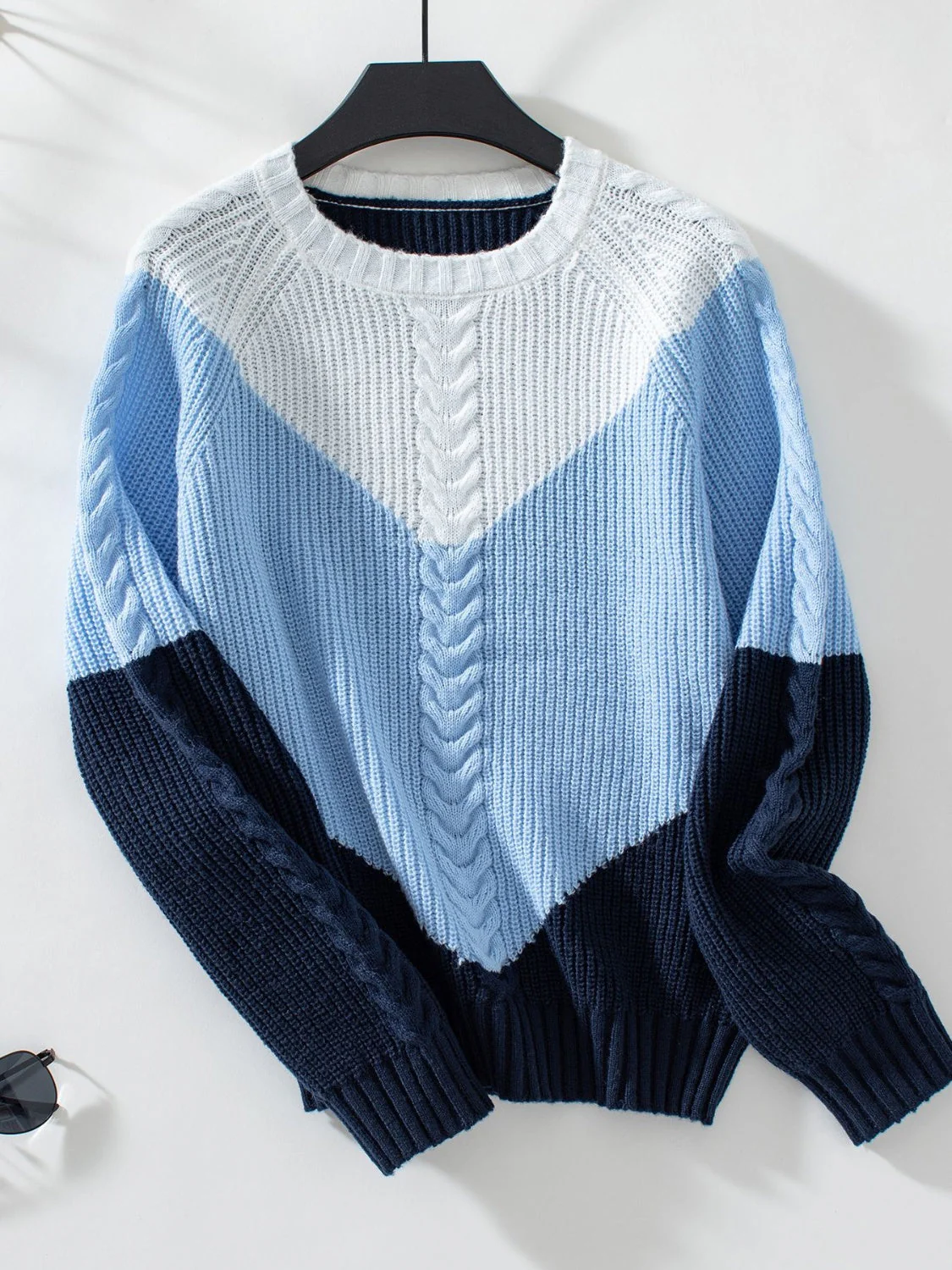 Nora | Color block sweater with a crew neck and long sleeves - Image 10