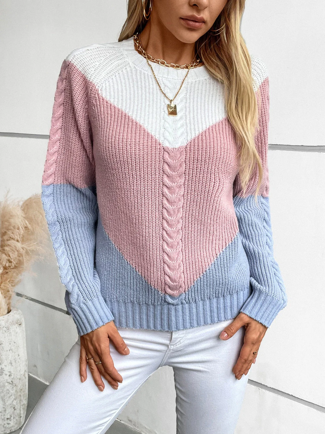 Nora | Color block sweater with a crew neck and long sleeves - Image 5