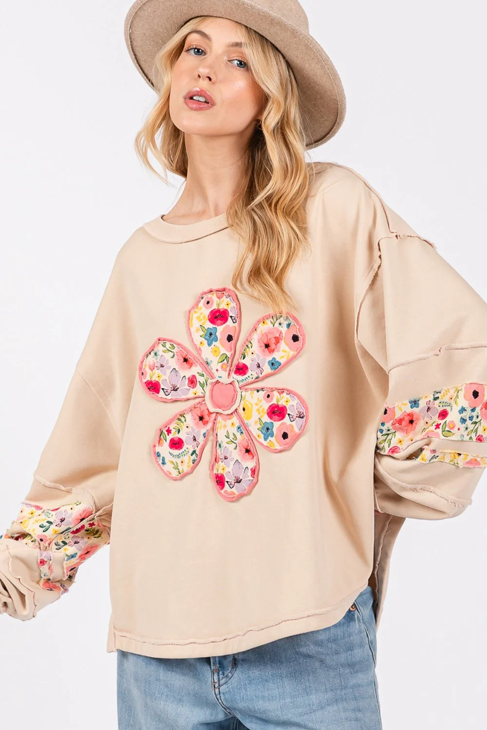 Octavia | SAGE + FIG long-sleeved sweatshirt with daisy patch appliqué - Image 2