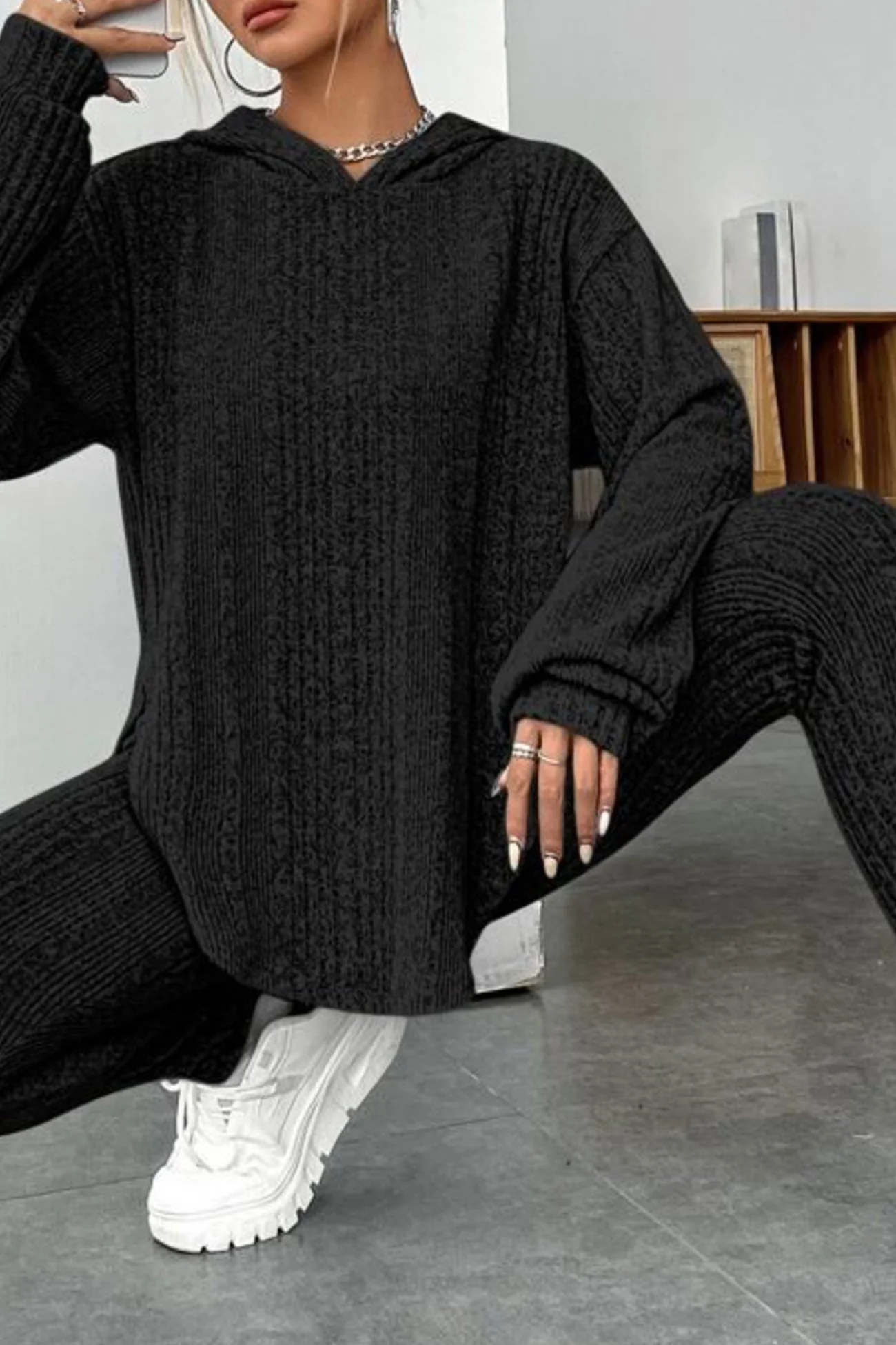 Olga | Hoodie leggings set with a ribbed vent and curved hem - Image 24