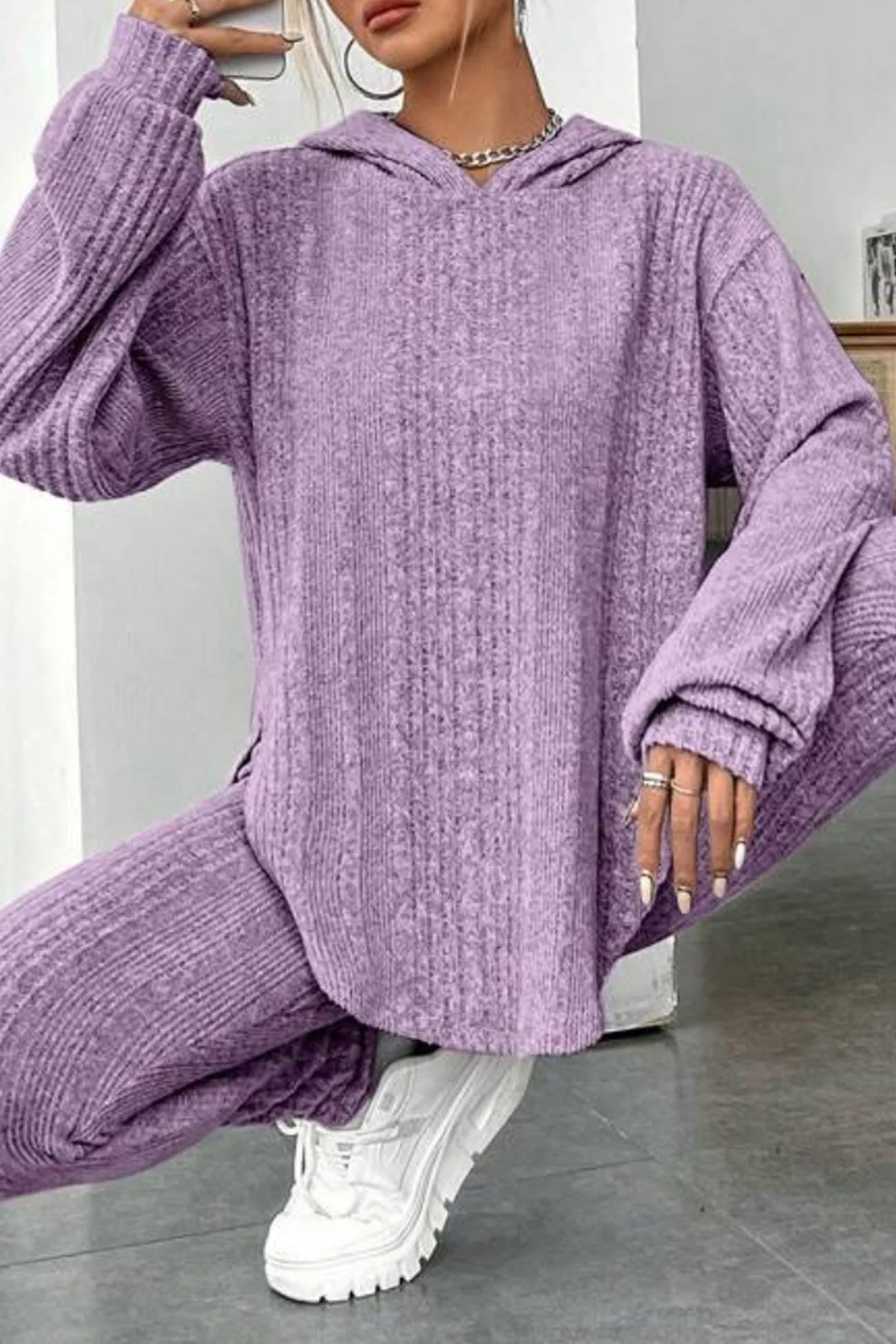 Olga | Hoodie leggings set with a ribbed vent and curved hem - Image 4