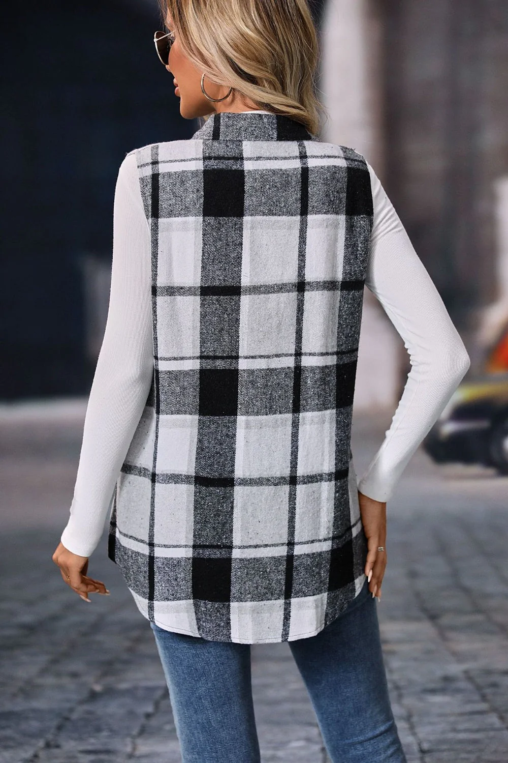 Olivia | Checked vest coat with buttons - Image 18