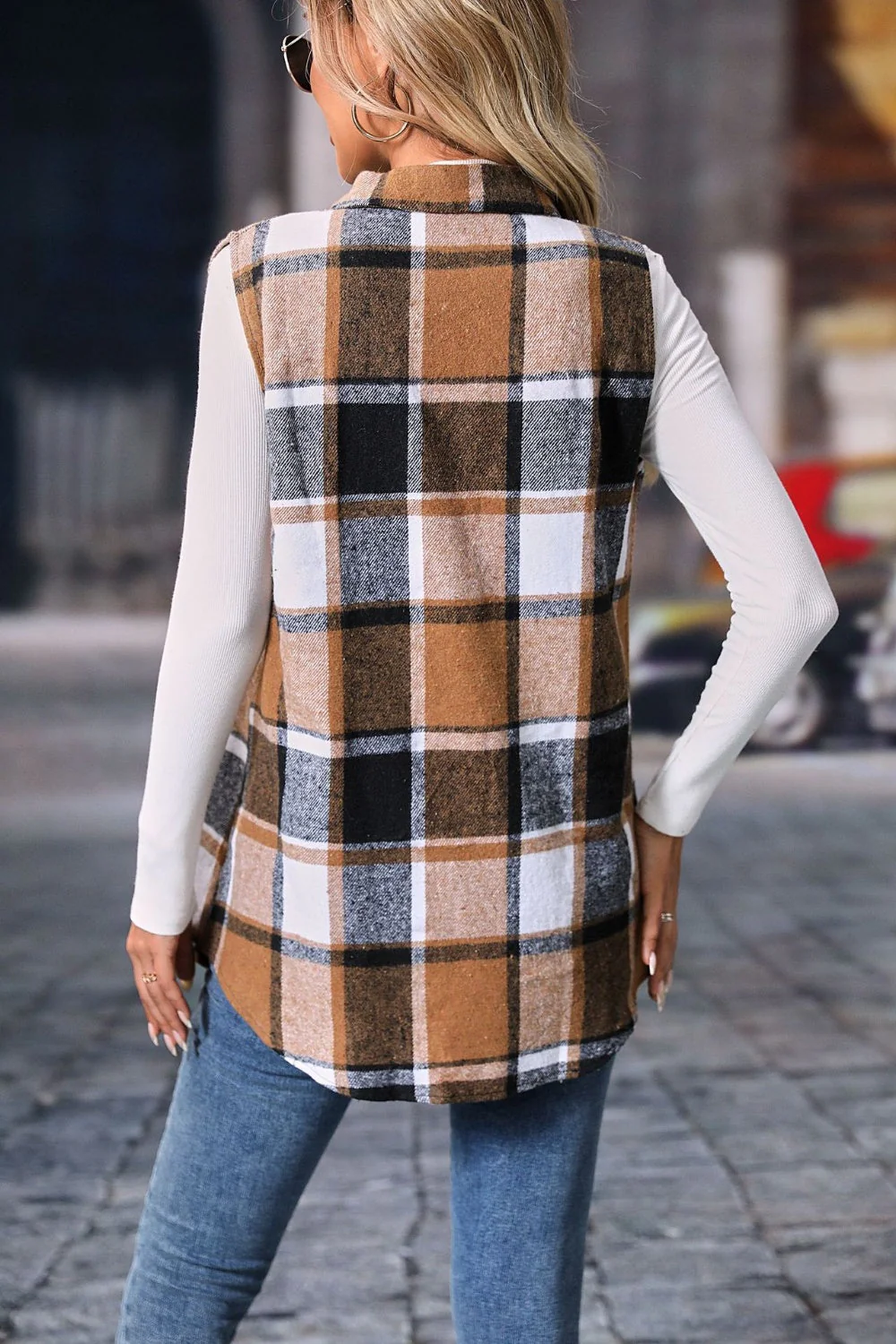 Olivia | Checked vest coat with buttons - Image 24
