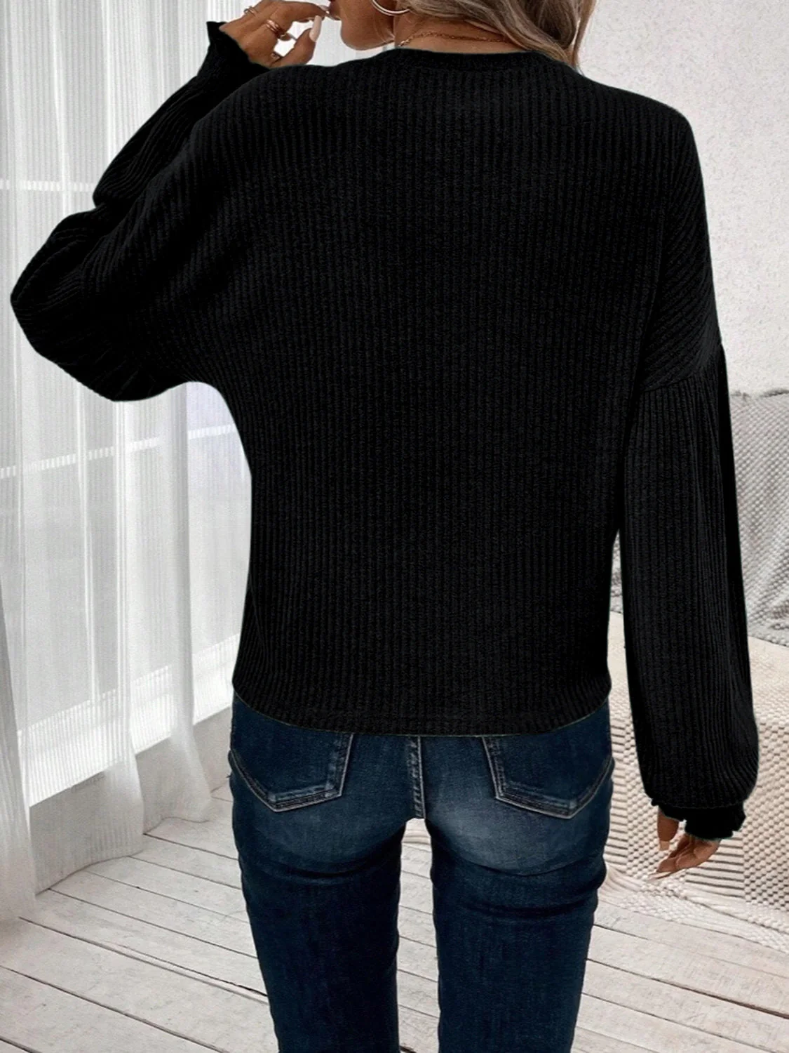 Olivia | Ribbed crew neck t-shirt with lantern sleeves - Image 11